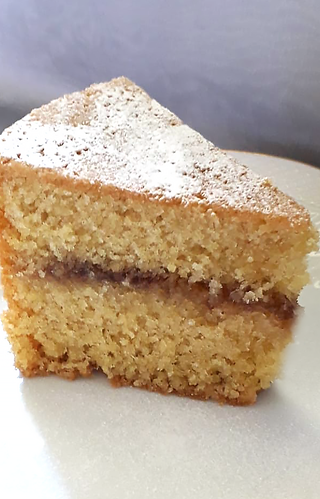 Sponge cake with jam filling cropped.png