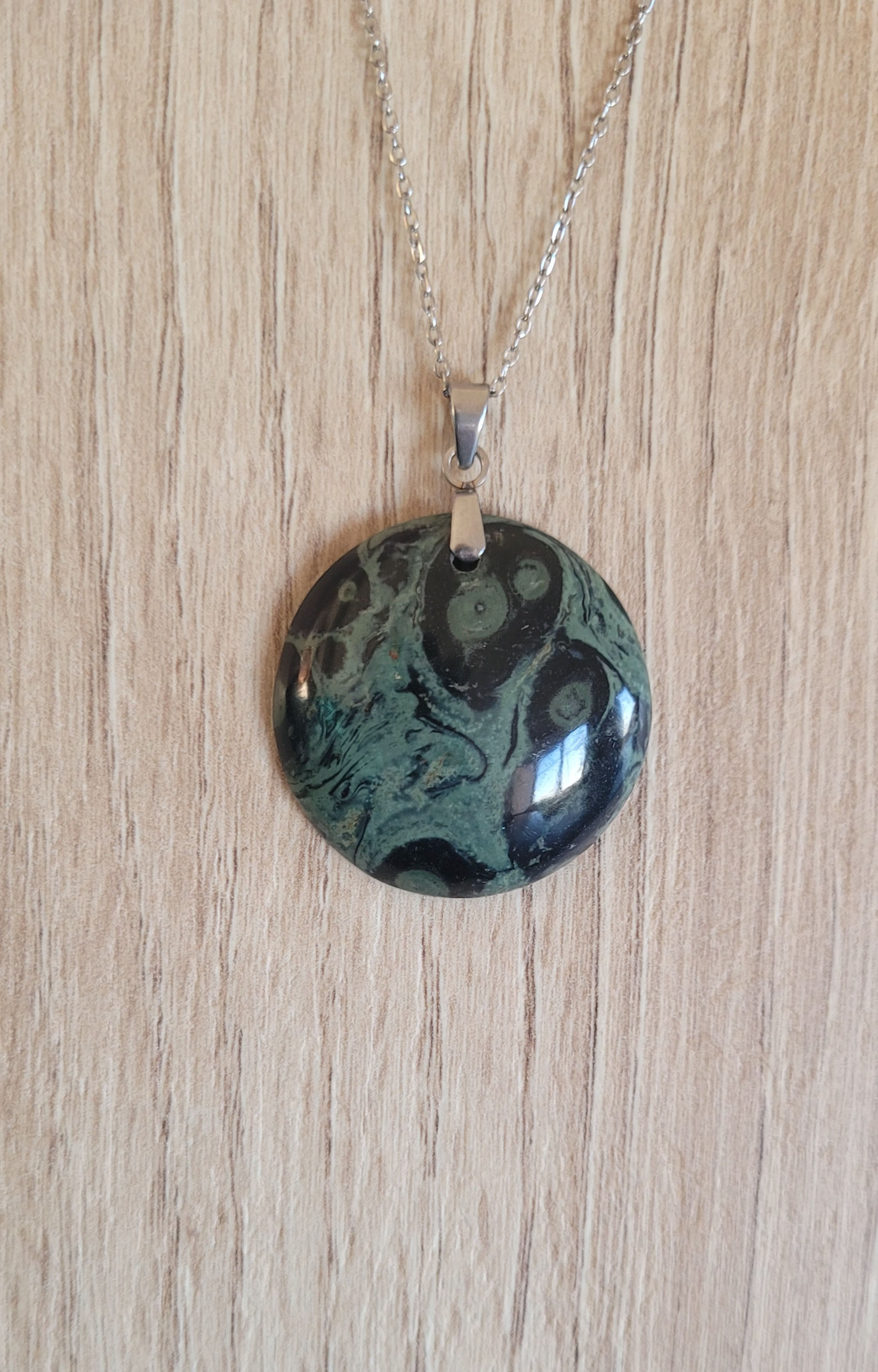 Pendentif jaspe kambaba