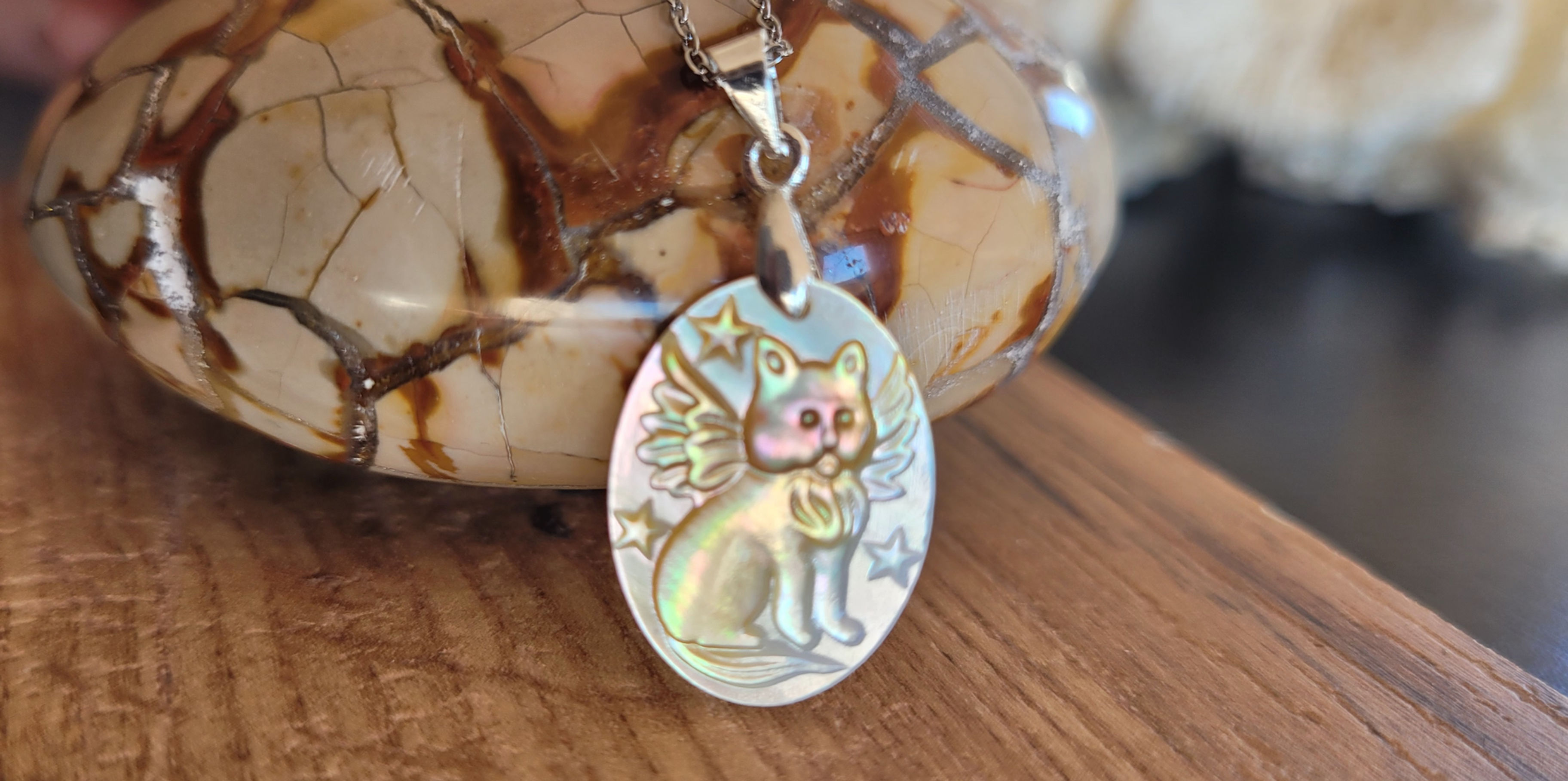 Pendentif chat nacre