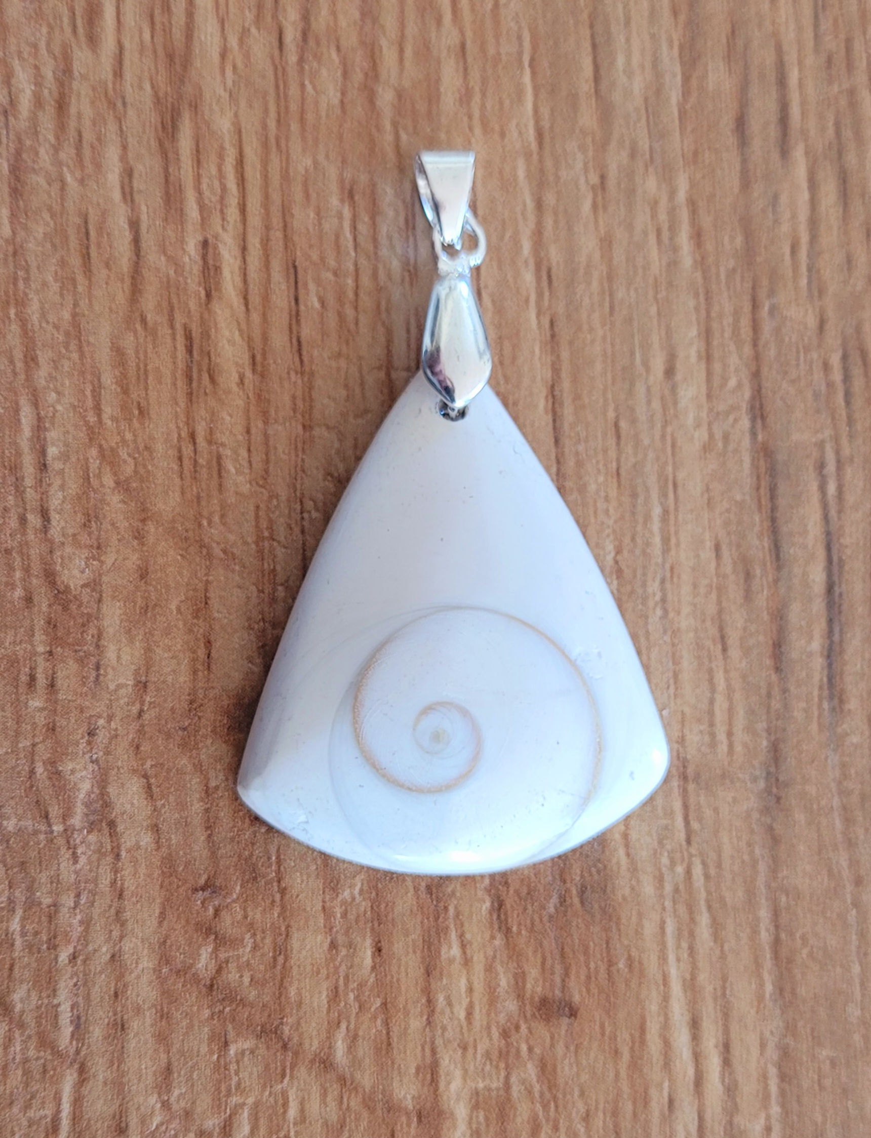 Pendentif Oeil de Ste Lucie
