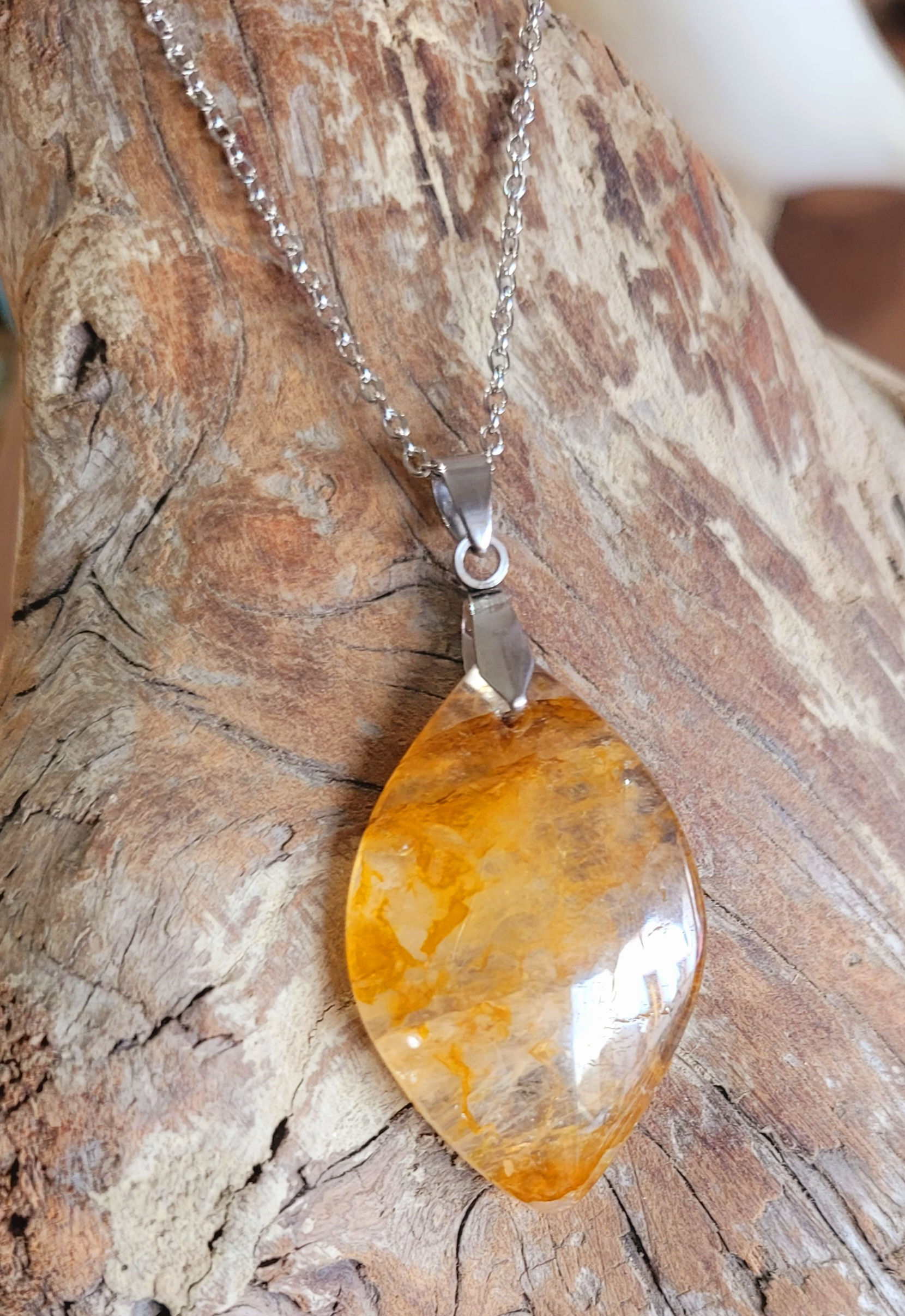 Pendentif quartz hématoïde orange