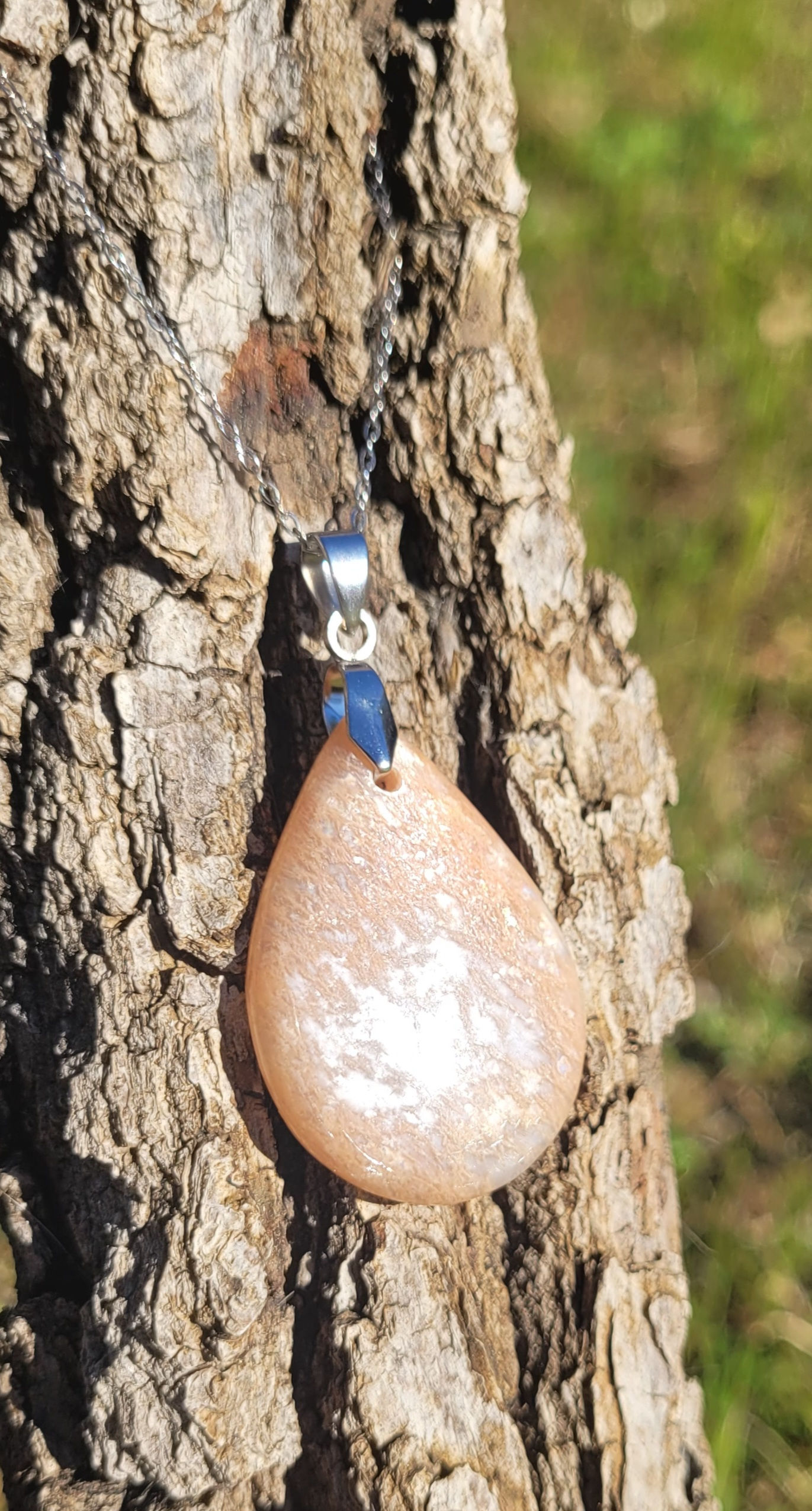 Pendentif pierre de lune abricot