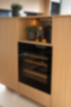 Einbaumoebel_Eiche_Weinkuehlschrank.jpg