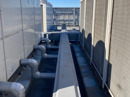 ビル屋上の室外機について