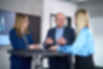 Willibald Holzapfel, Prof. Dr. Nadine Kammerlander und Laura Holzapfel im Gespräch