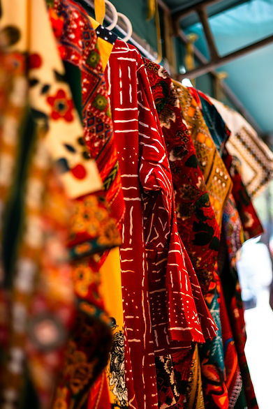 marché tissus-wyteshot-Q43GOm-D06k-unsplash.jpg