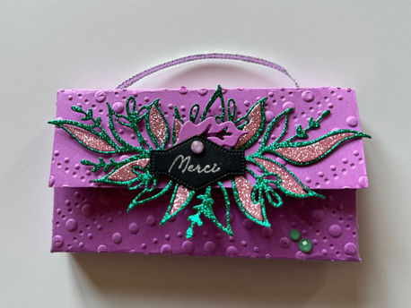 Pochettes scintillantes et classeur à gaufrage :