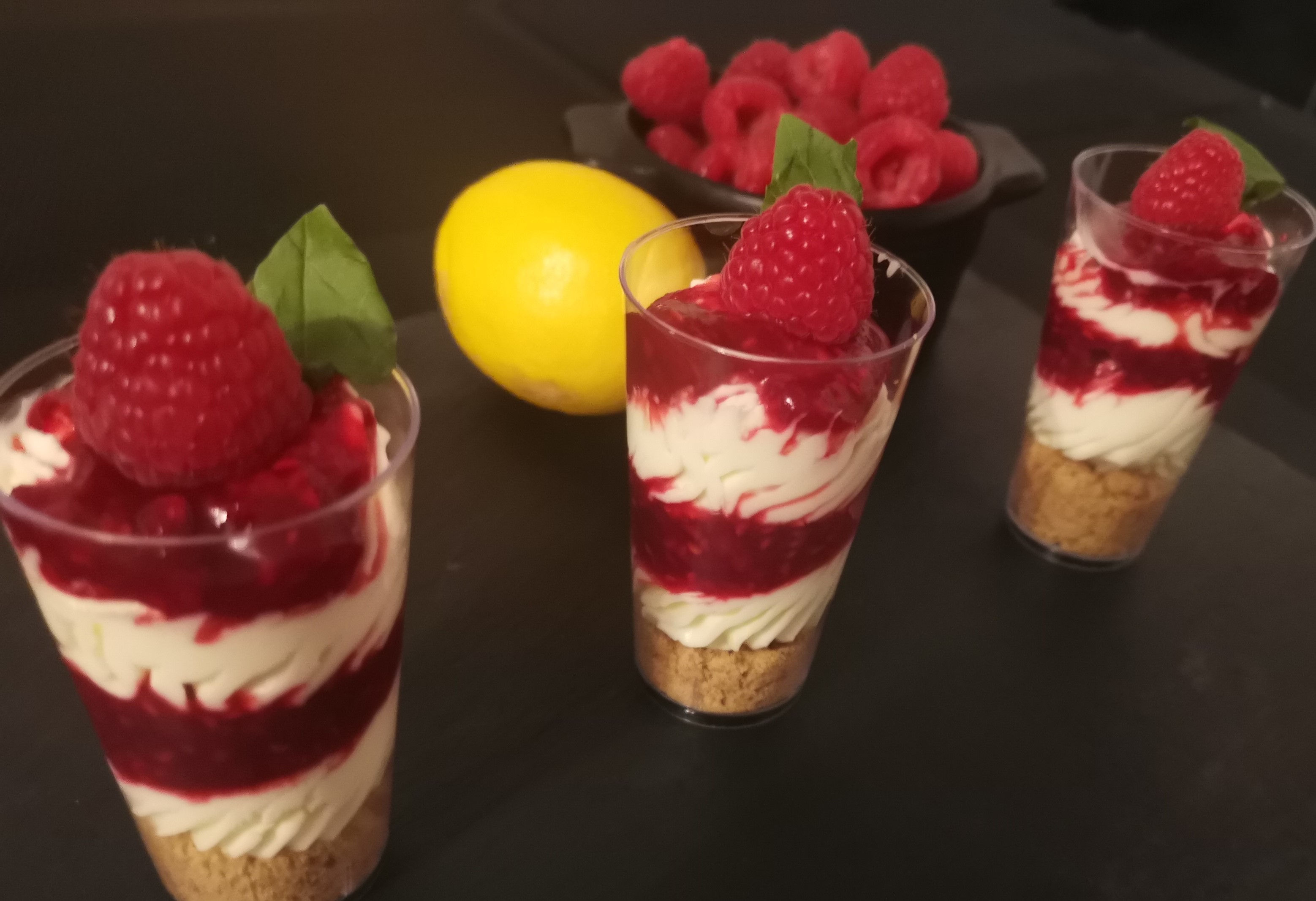 Raspberry cheesecake shots 10pc
