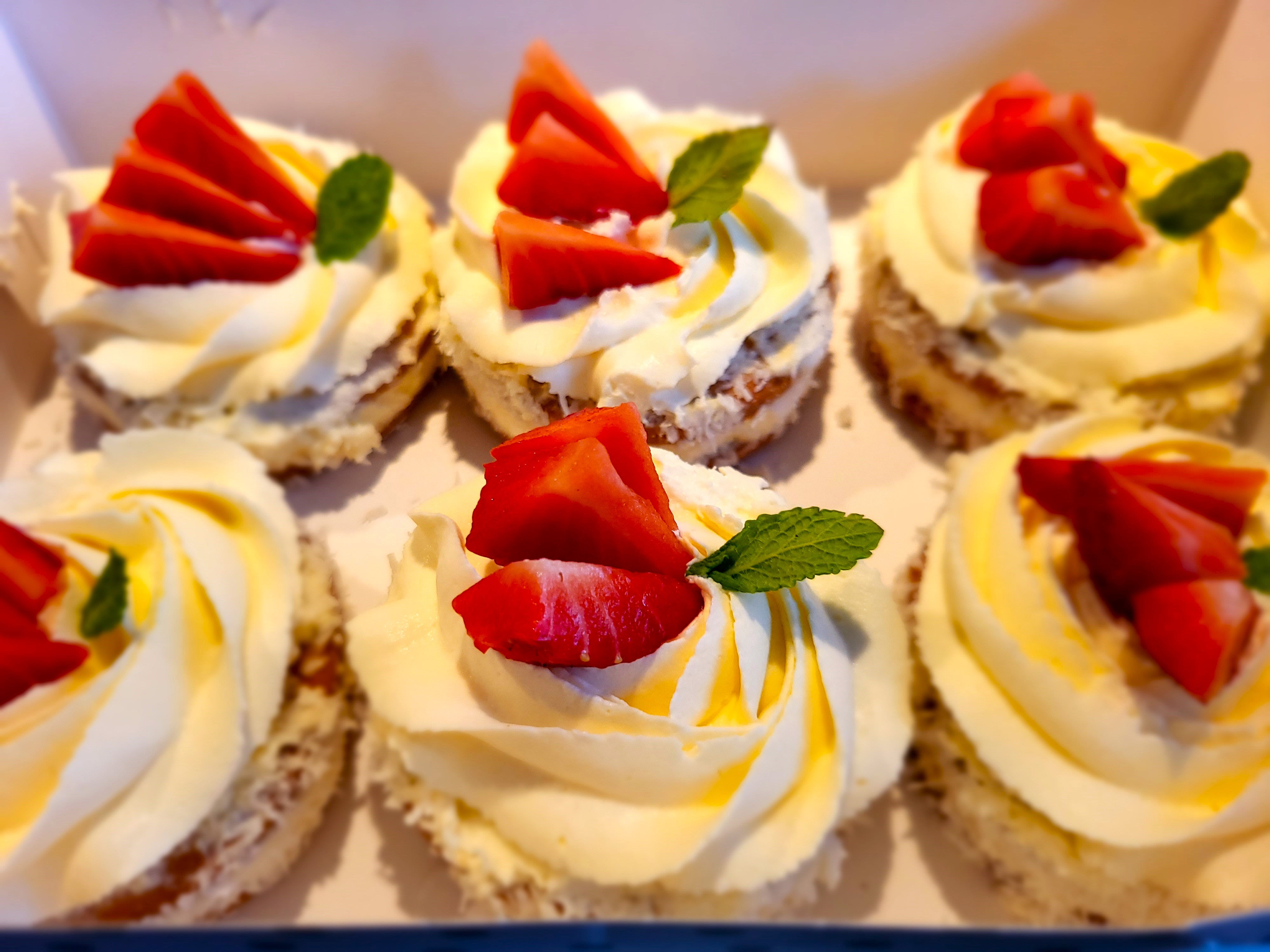 Biscuits with cream 6x