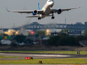 5-Hour Delays and Diverted Flights: What’s Going on at Newark Airport?