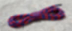 Corde escalade rouge et bleue lovée