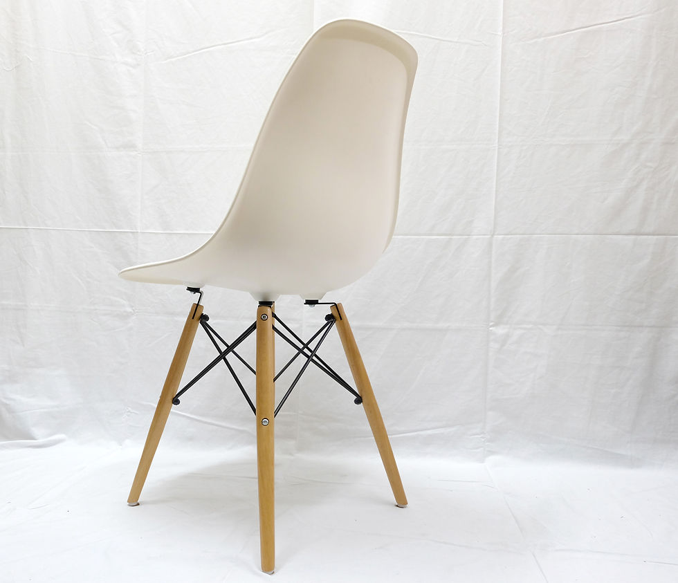 サムネイル： イームズシェルチェア