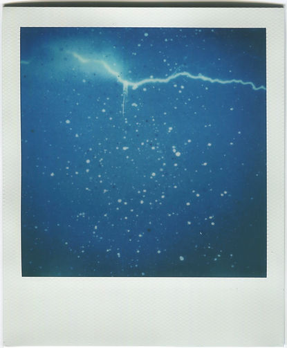 Éclair, polaroid type I, 2022