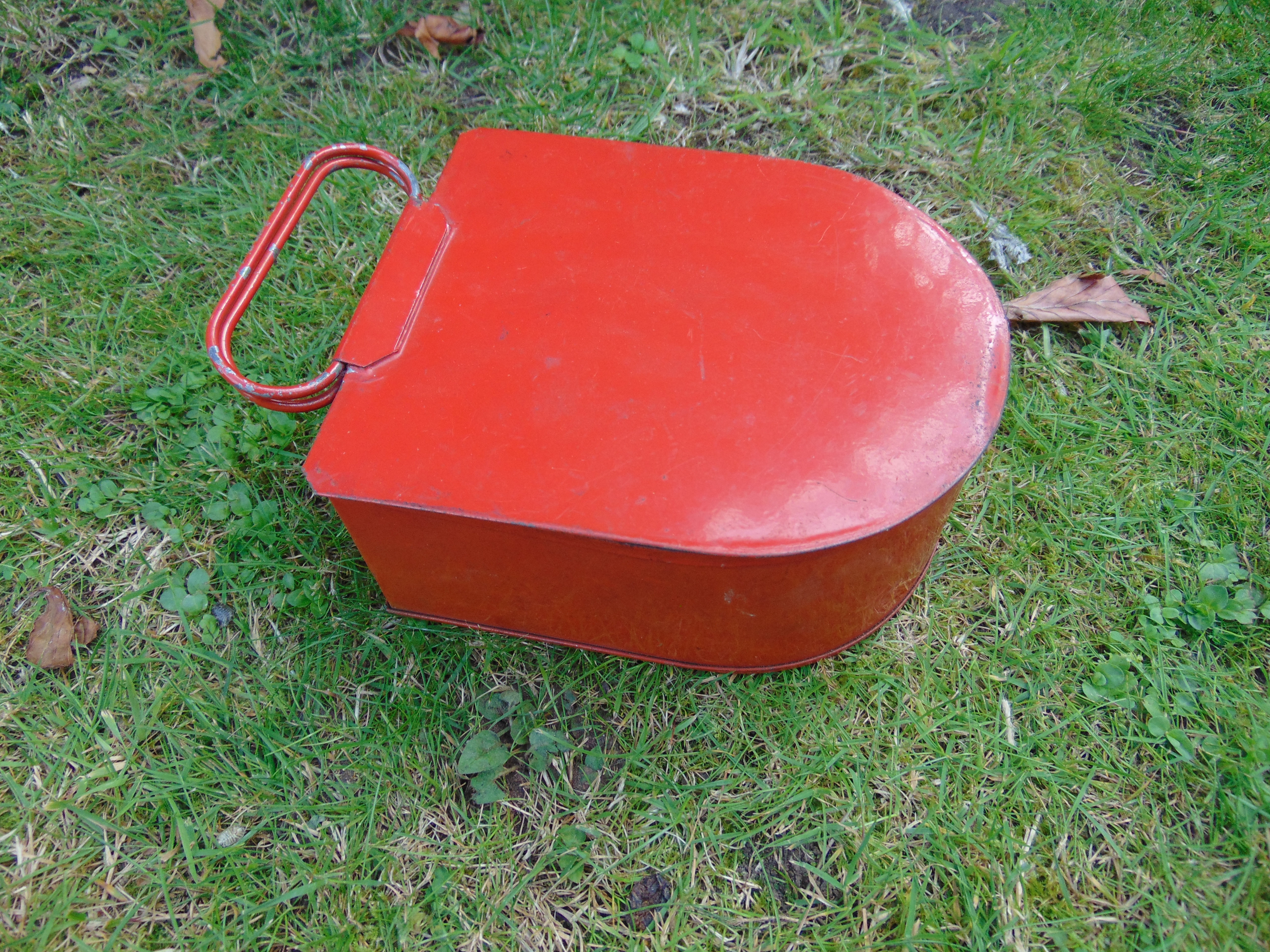 Red Mess Tin