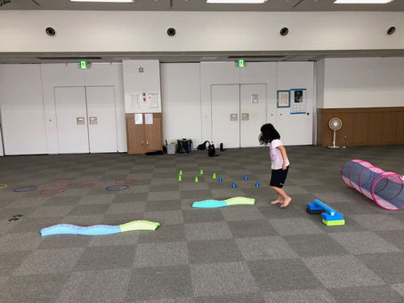 室内で涼しく夏も運動遊び♪