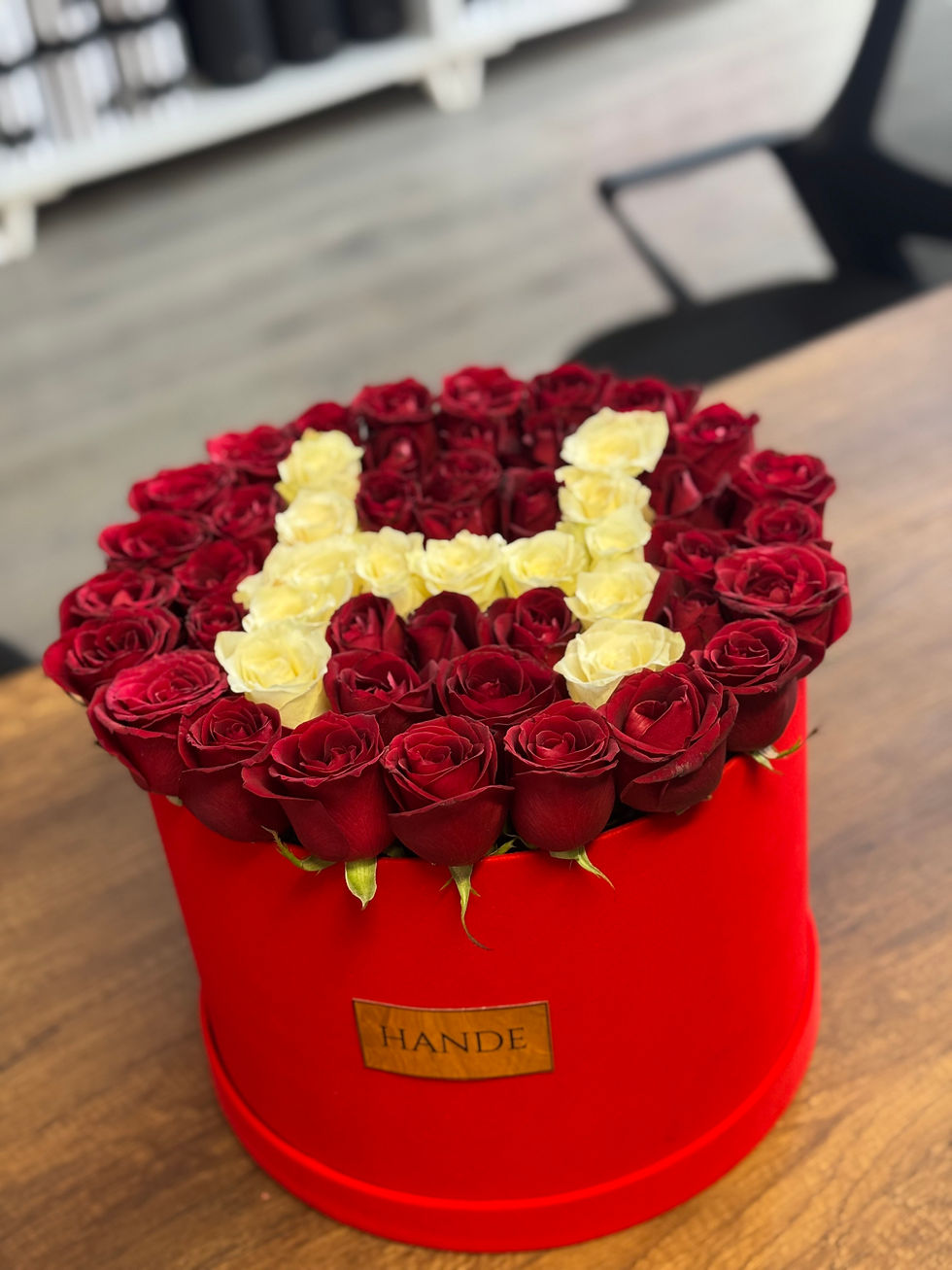 Küçük resim: Kişiye Özel Harf Gül Kutusu