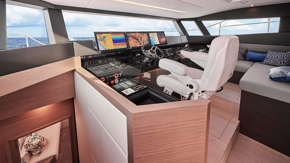 detalle pilothouse timoneria yate de lujo horizon yachts fd75