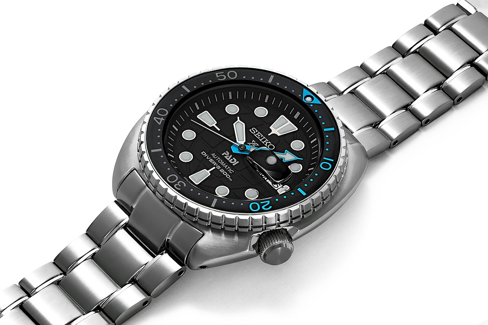 detalle rey tortuga edición padi 2021 en azul SRPG19K