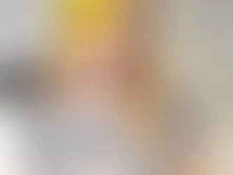 맑고 깊은 눈매와 화사한 미소를 지닌 26세 분홍 씨의 청순하고 세련된 모습"