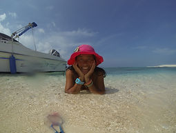 休日は海で過ごしています