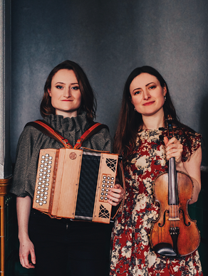LIVE AND LOCAL – THE ASKEW SISTERS – FOLK MUSIC