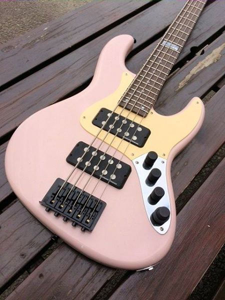 Thumbnail: Jazz Bass Model