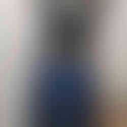 robe léora poser sur un buste de couture