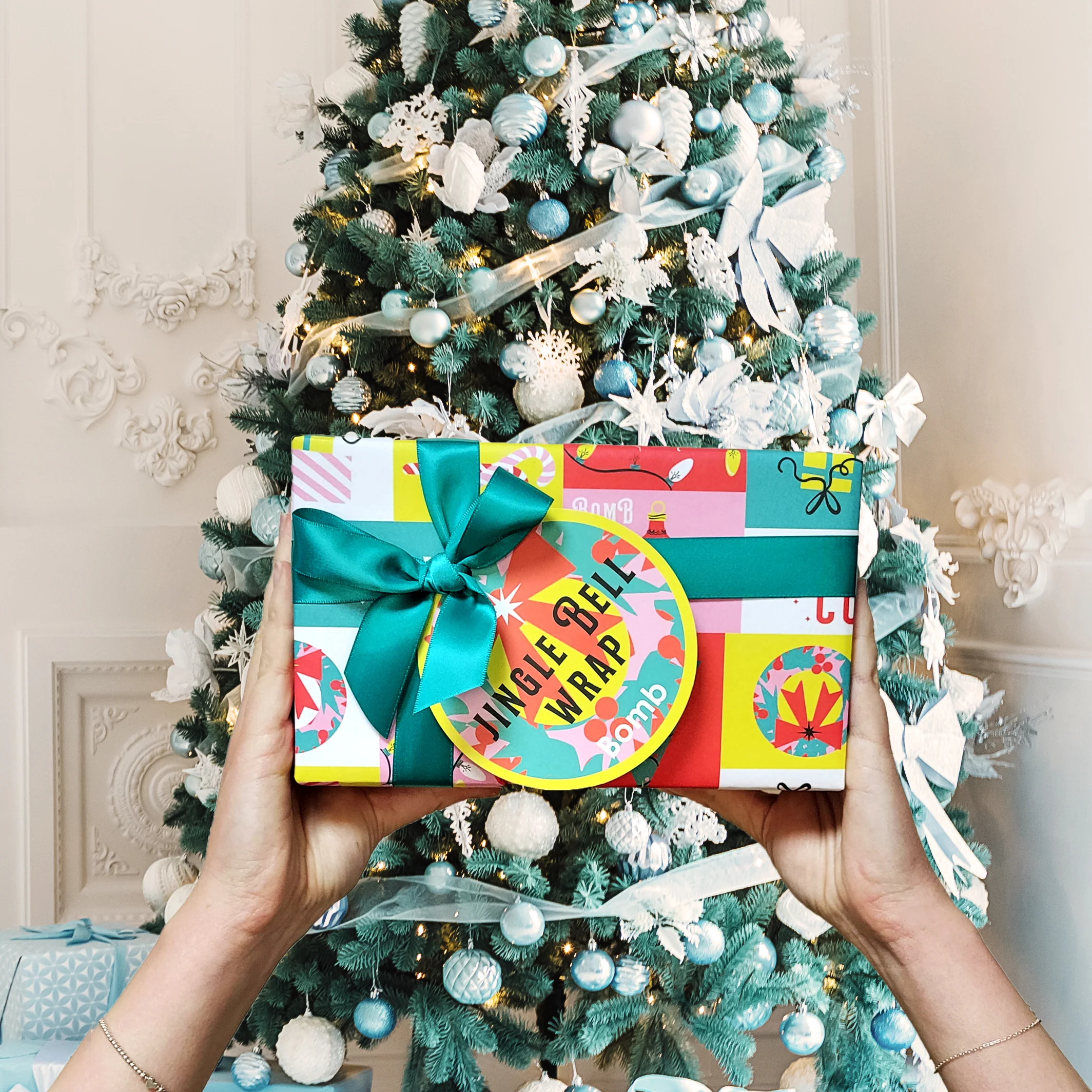JingleBellWrap_8e9a007c-3305-4682-b053-1b6b91abd0a1.webp