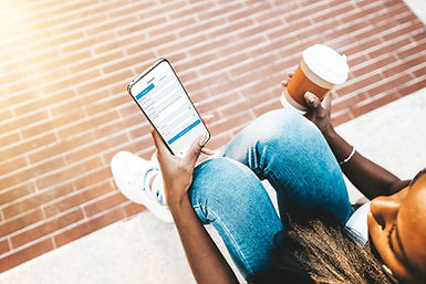 shutterstock_1830745631_messenger_bearbeitet.jpg