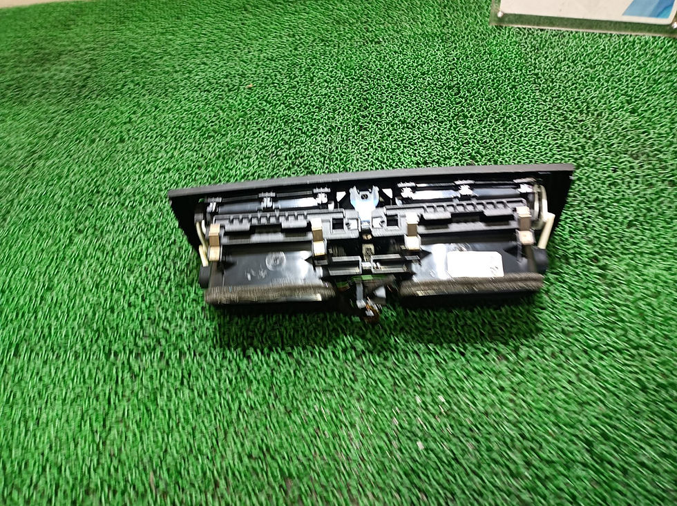Miniature : BMW 120i 2012 DBA-1A16