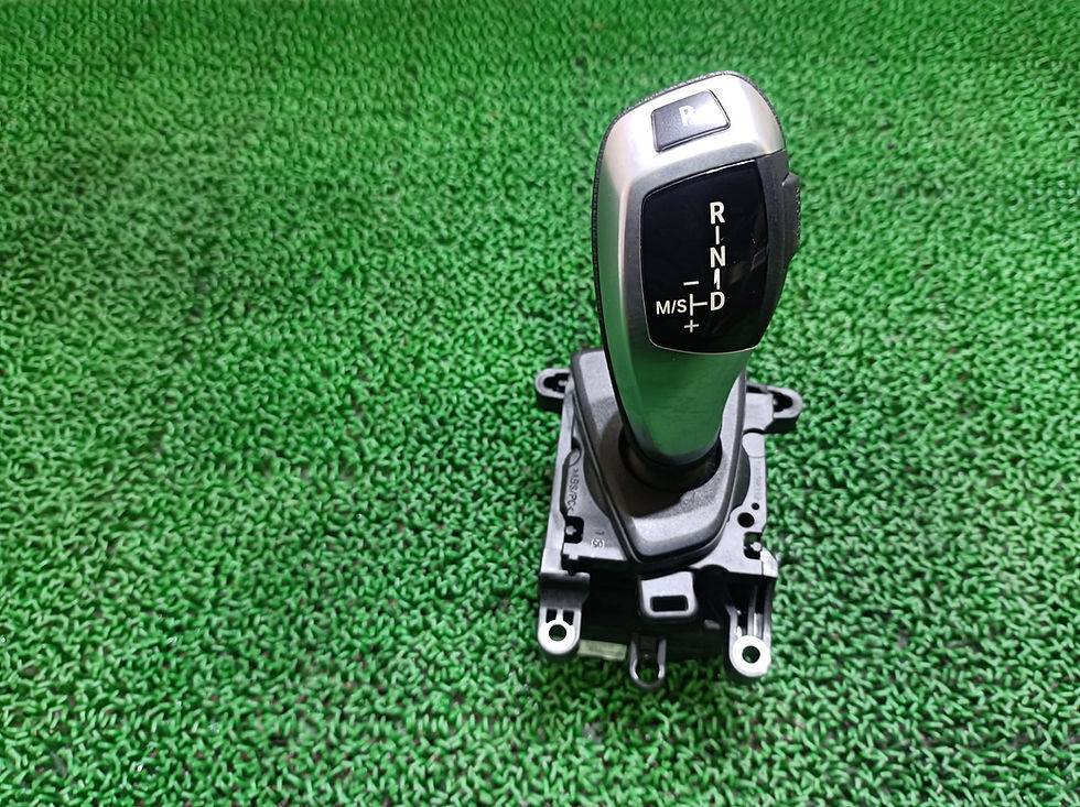 Miniature : BMW 120i 2012 DBA-1A16