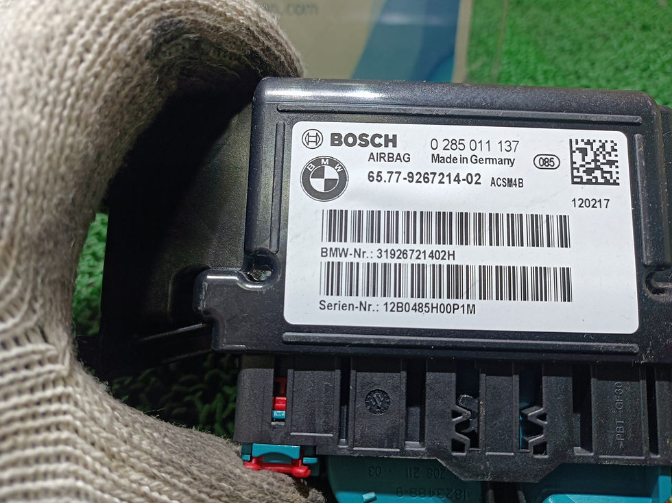 Miniature : BMW 120i 2012 DBA-1A16