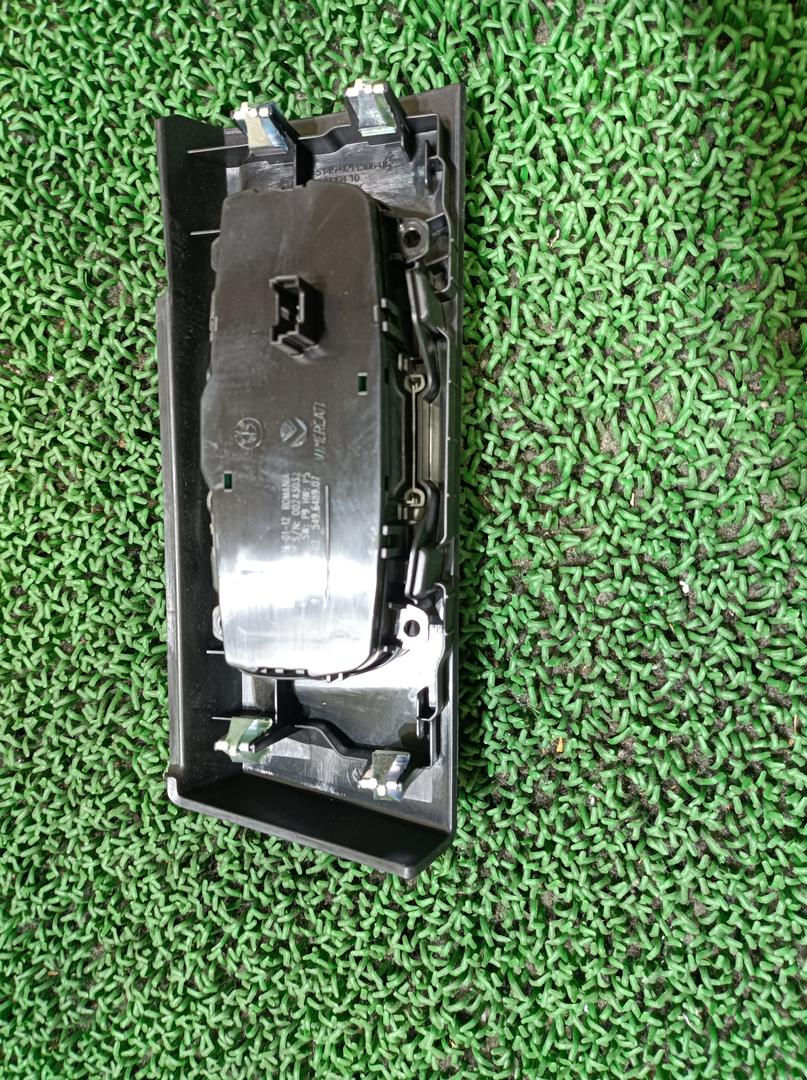 Miniatura: BMW 116i 2012 DBA-1A16