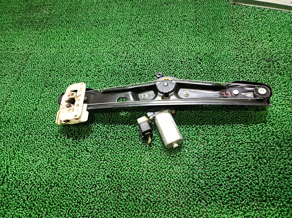 Miniature : BMW 116i 2012 DBA-1A16