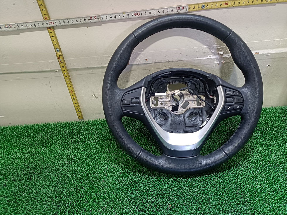 Miniature : BMW 120i 2012 DBA-1A16