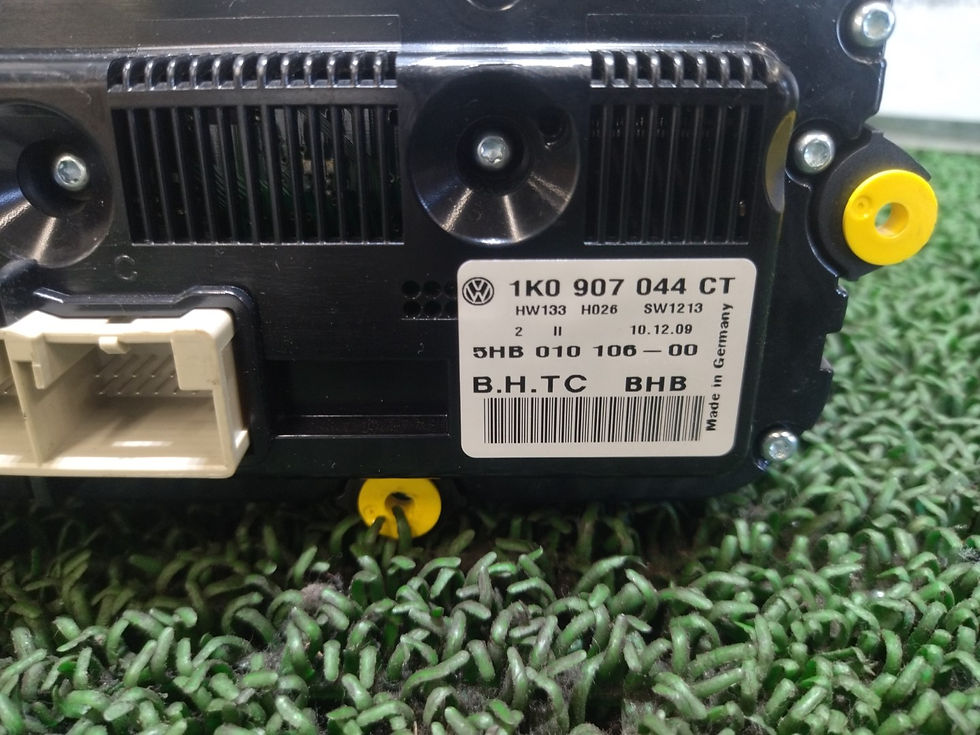 Miniature : Volkswagen Touran 2010 ABA-1TCAV