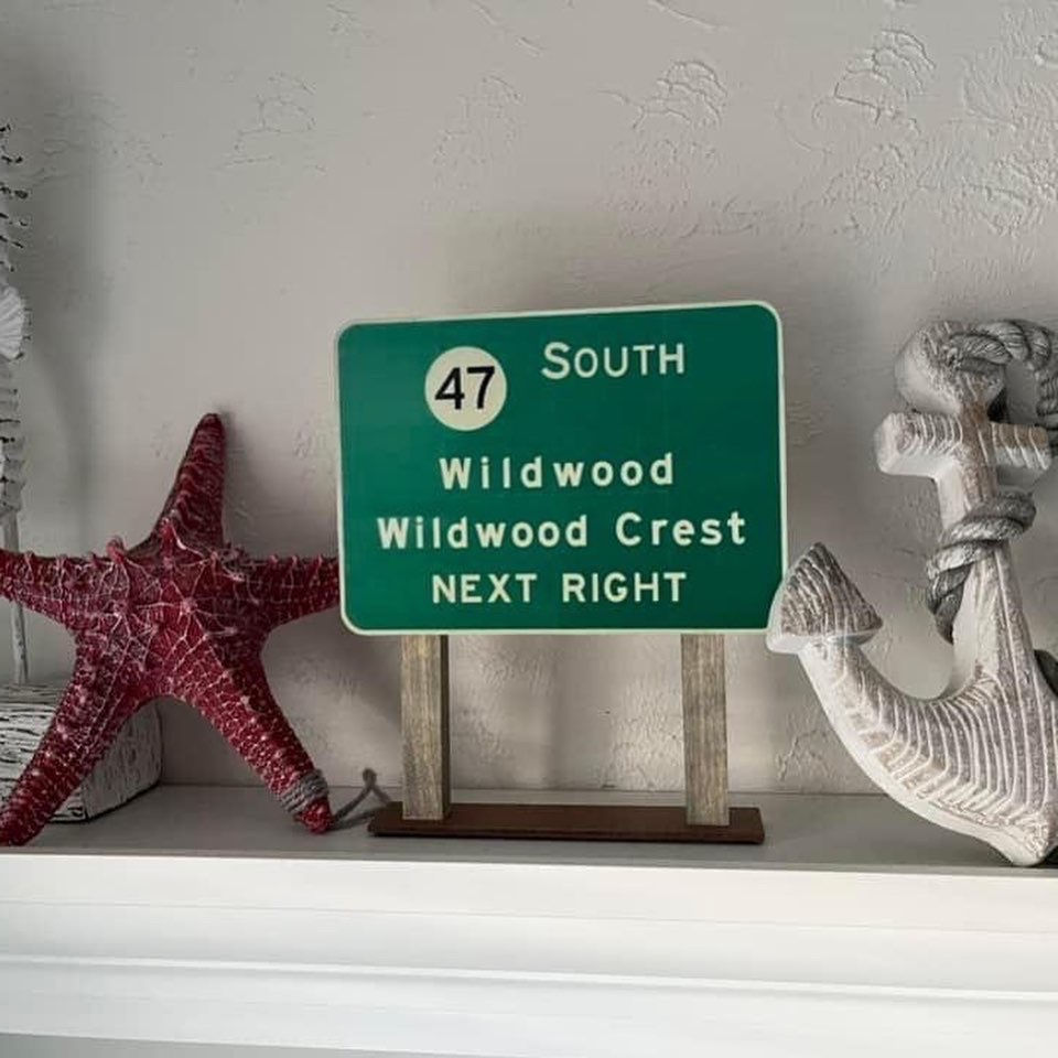 Thumbnail: Hunts pier Wildwood Crest Desktop Wood Miniature Exit Road signs