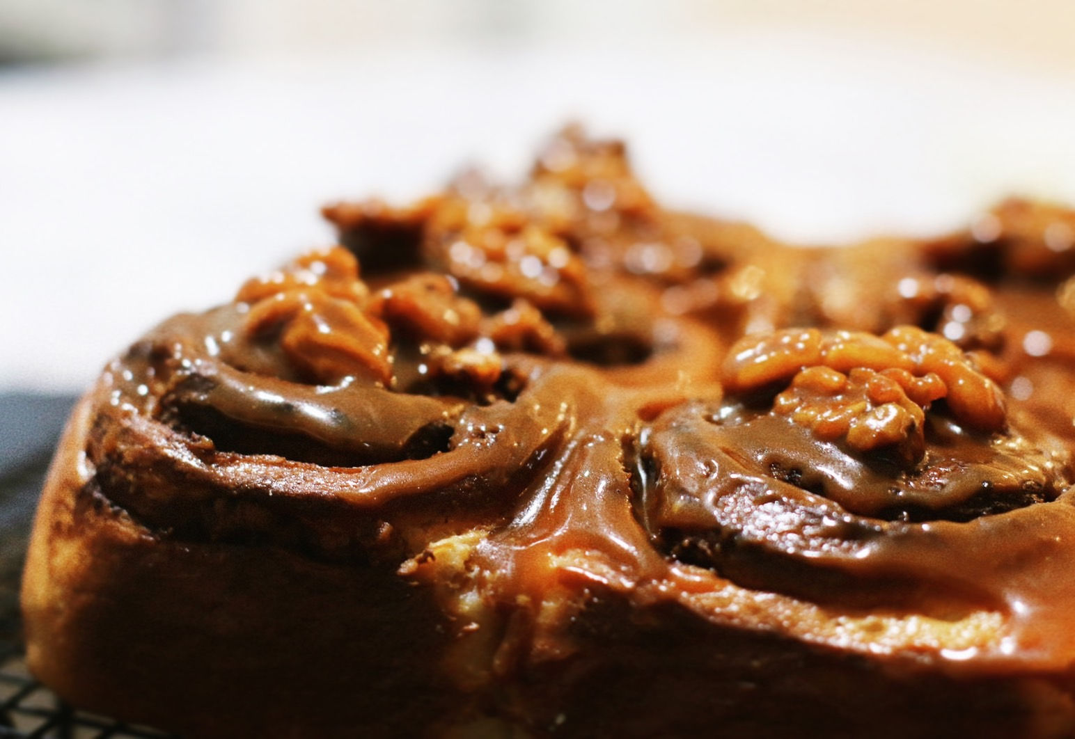 Cinnamon Rolls with Walnut Caramel Sauce (Box of 3)