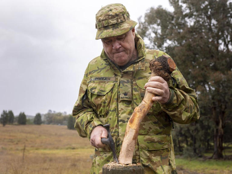 Australian army indigenous weapons training