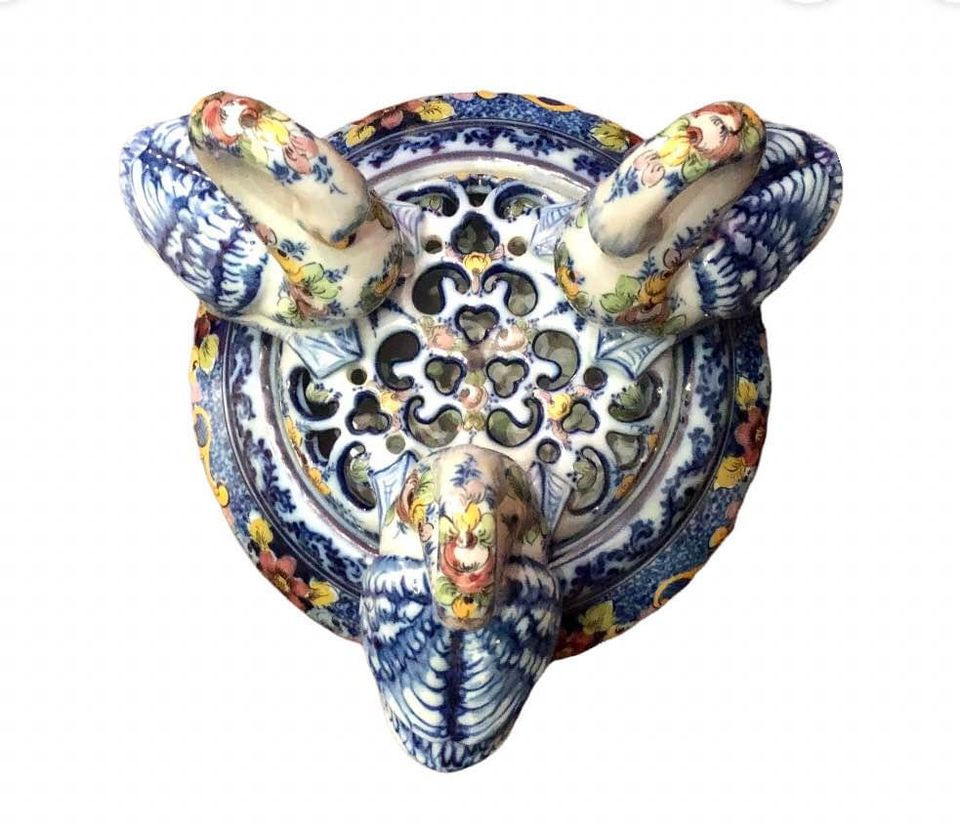 Miniatura: Floreira em faiança Alcobaça de E.P.L.