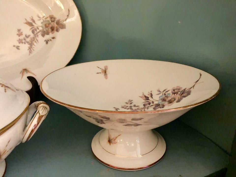 Miniatura: Meio serviço de jantar em porcelana francesa