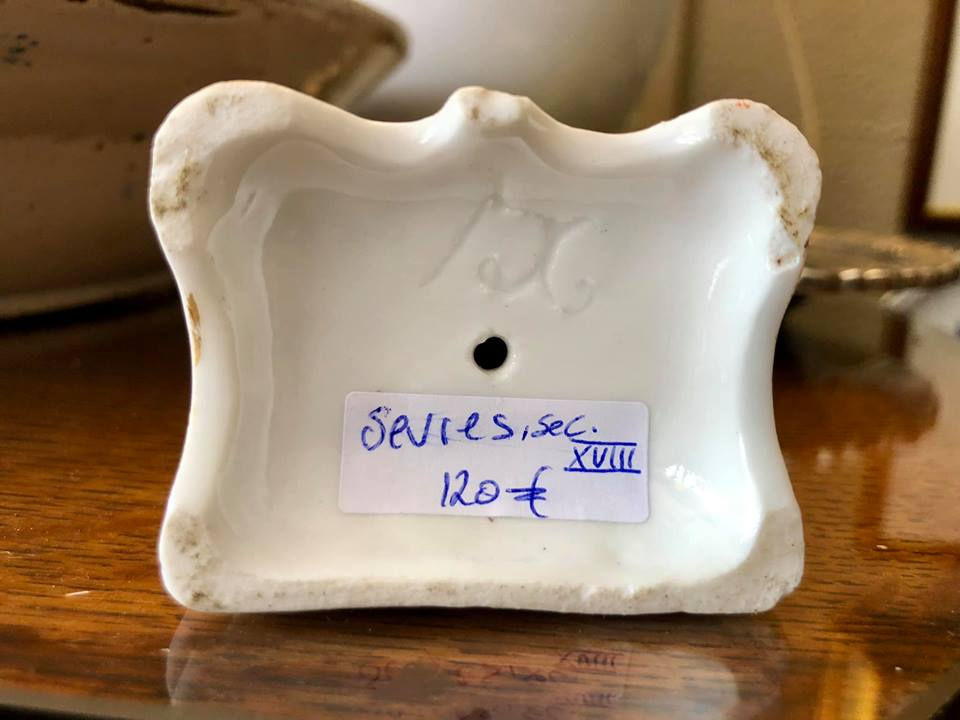 Miniatura: Estatueta de porcelana fina de Sèvres séc. XVIII