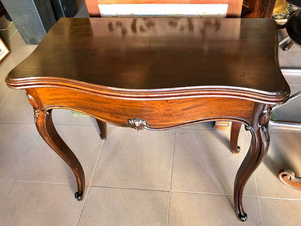 Miniatura: Mesa de jogo em mogno com tampo de levantar