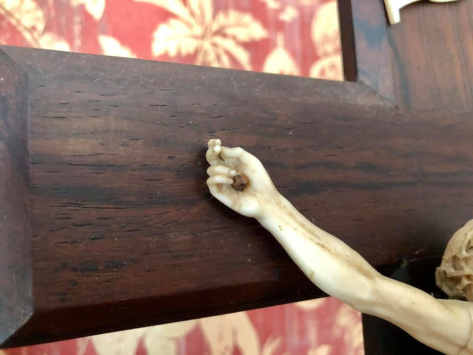 Miniatura: Cristo em material nobre século XIX