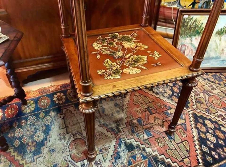 Miniatura: Mesa de apoio em madeira de Carvalho francês de Fournet Fréres Ameublement 1930