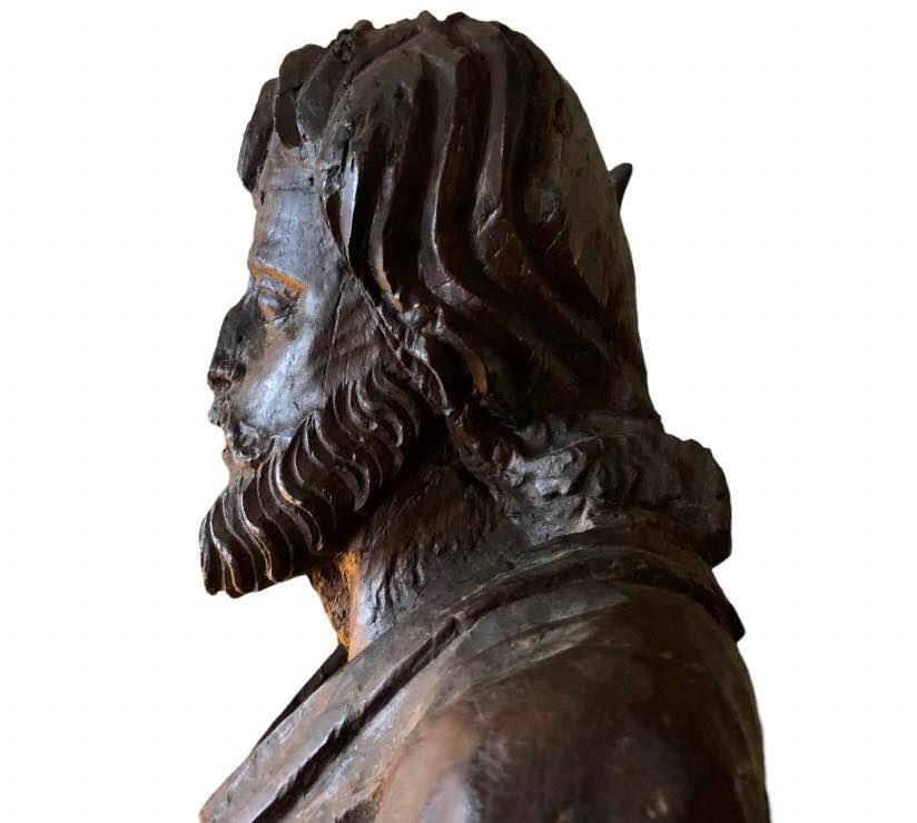 Miniatura: Santo esculpido em madeira de castanho Séc. XVIII