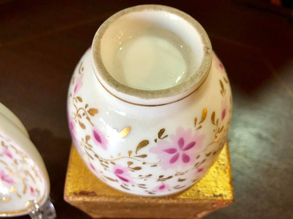 Miniatura: Chávena de chá com pires em porcelana europeia séc. XIX