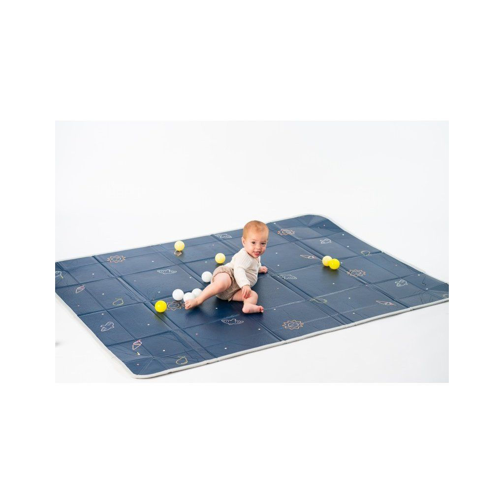 فرشة مع طابات لون رمادي