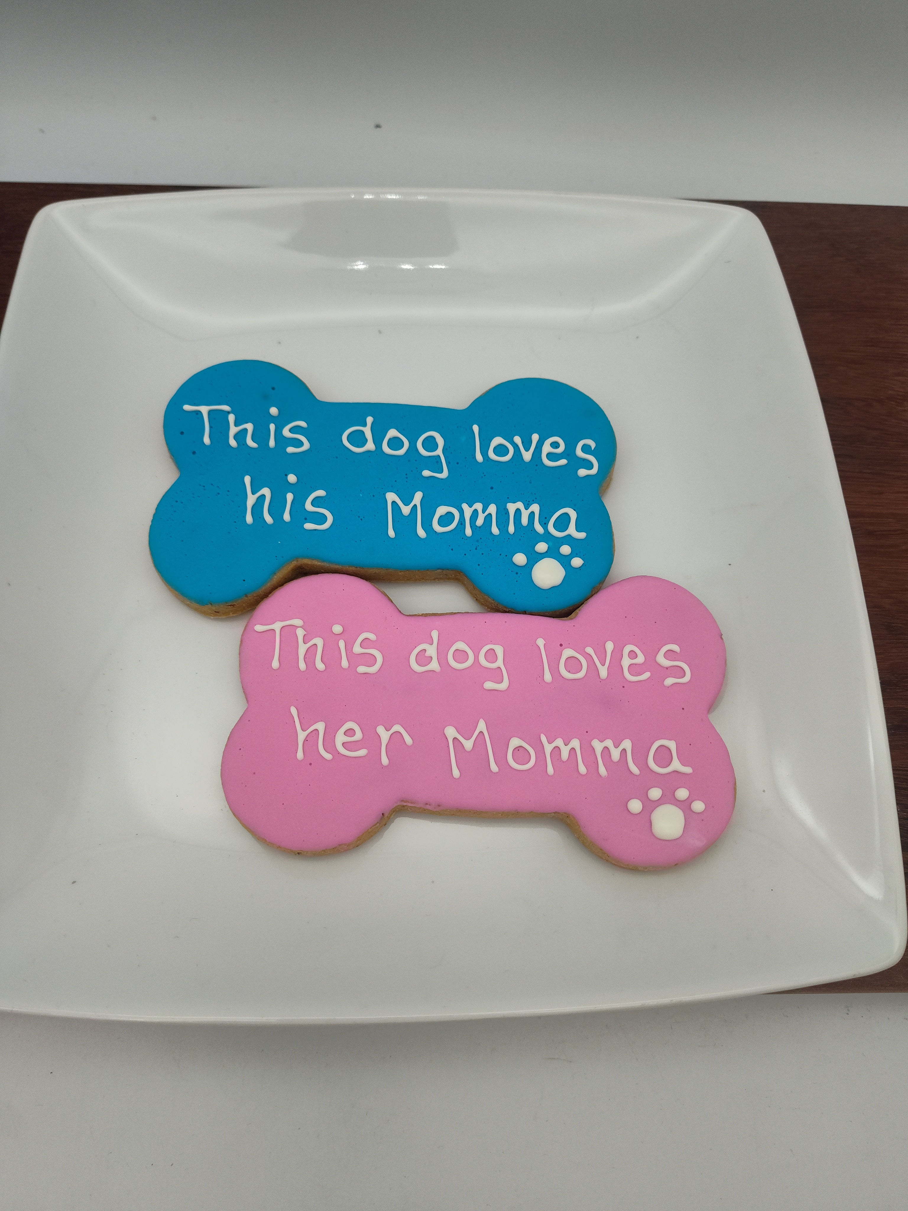 Large This dog loves Momma Bones - 12/CASE