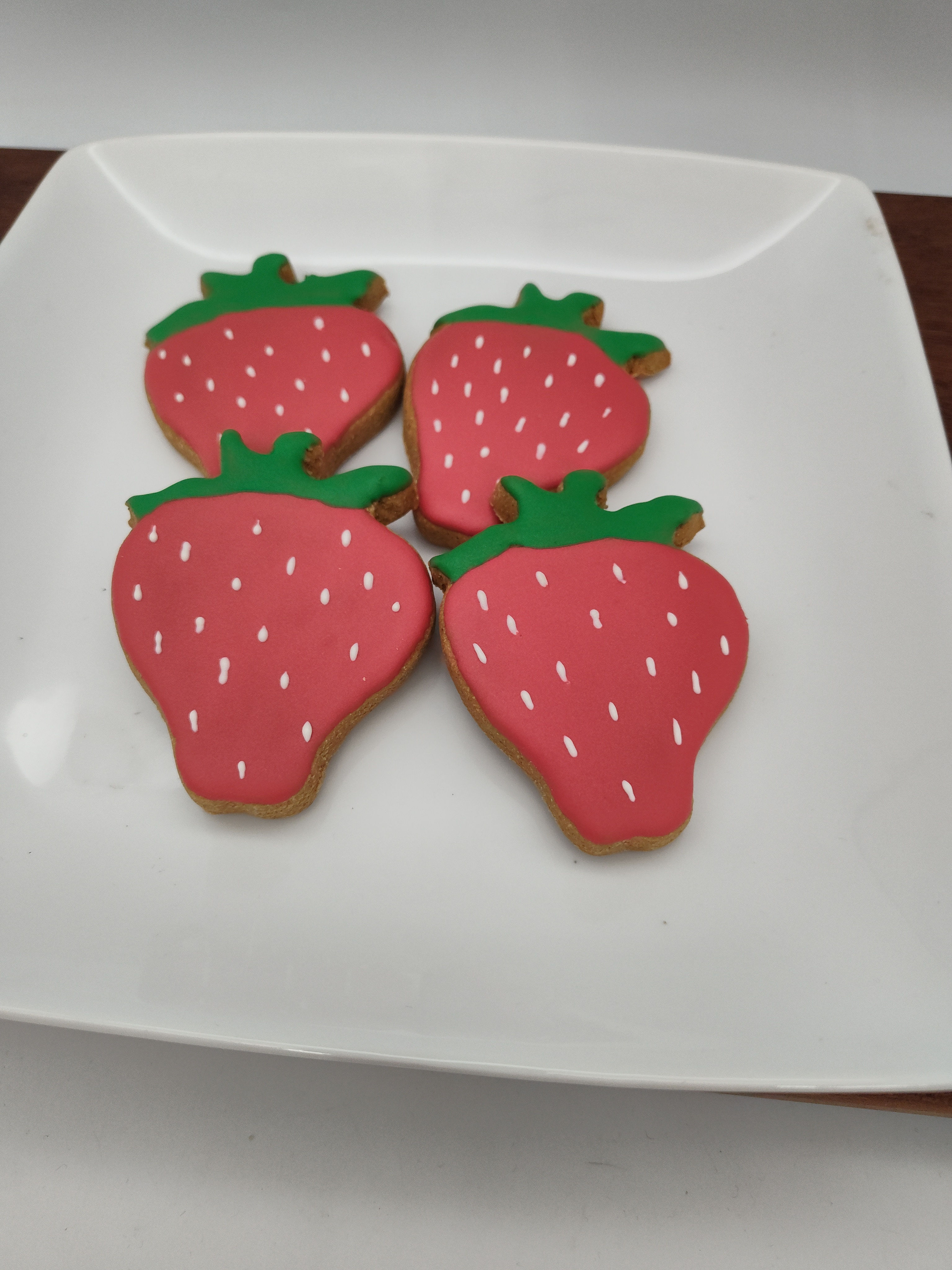 Medium Strawberries - 12/CASE